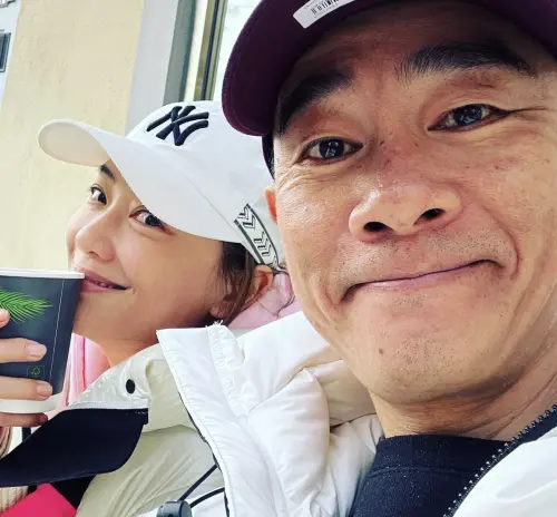 ▲陳小春（右）與應采兒（左）婚後生活很幸福。（圖／陳小春IG）