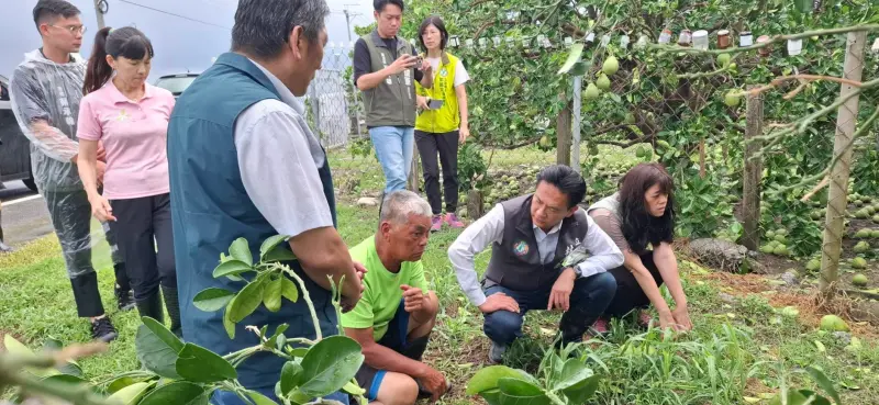 ▲林俊憲與郭國文團隊一早前往災區視察。（圖／郭國文辦公室提供）