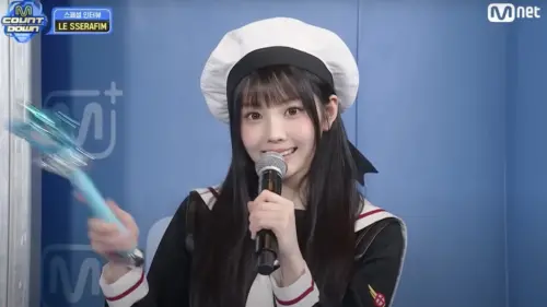 ▲沅禧在《M Countdown》擔任MC訪問前輩LE SSERAFIM,魔法少女造型大獲好評。(圖/翻攝自《M Countdown》YouTube) ▲沅禧在《M Countdown》擔任MC訪問前輩LE SSERAFIM,魔法少女造型大獲好評。(圖/翻攝自《M Countdown》YouTube)