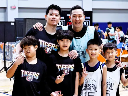 籃球/台籃最強球經對決職籃三連霸教頭 上演親子頂尖對決秀!