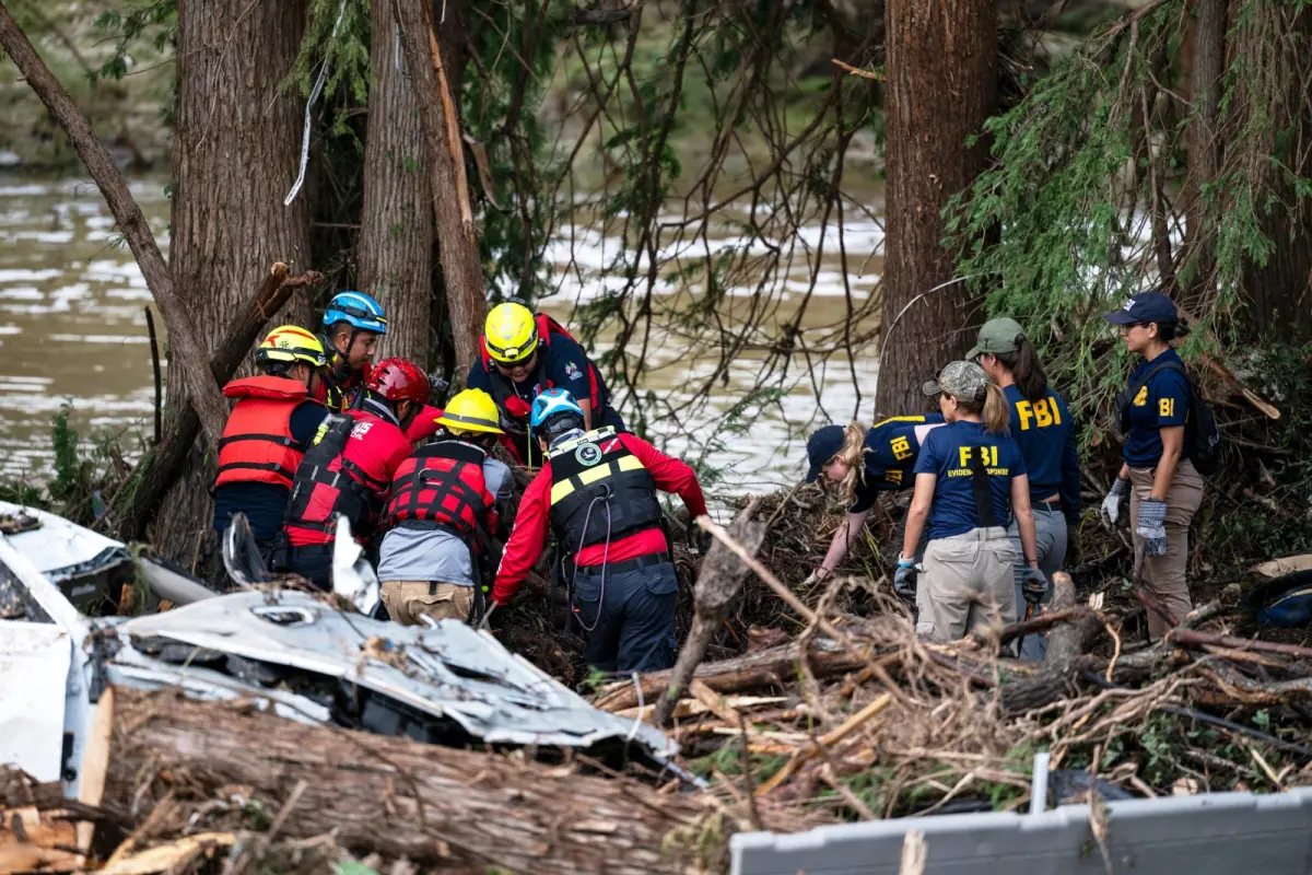 ▲美國德州當地時間4日降下暴雨，引發洪災，至今罹難人數已破百人，包括許多參加夏令營的兒童，傷亡慘重。（圖／美聯社／達志影像）