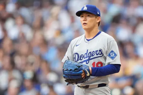 ▲第3個潛在風險則來自先發輪值。雖然隊上擁有山本由伸、格拉斯諾（Tyler Glasnow）、克蕭（Clayton Kershaw）、史內爾（Blake Snell）與剛傷癒復出的大谷翔平等名將，但這些投手幾乎都曾進入傷兵名單，除了山本之外，其餘皆存在健康隱憂。（圖／美聯社／達志影像）