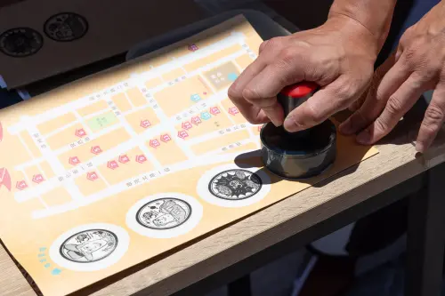 ▲期間限定活動，有胡迪、巴斯光年、熊抱哥、三眼怪等超人氣角色驚喜現身街頭。