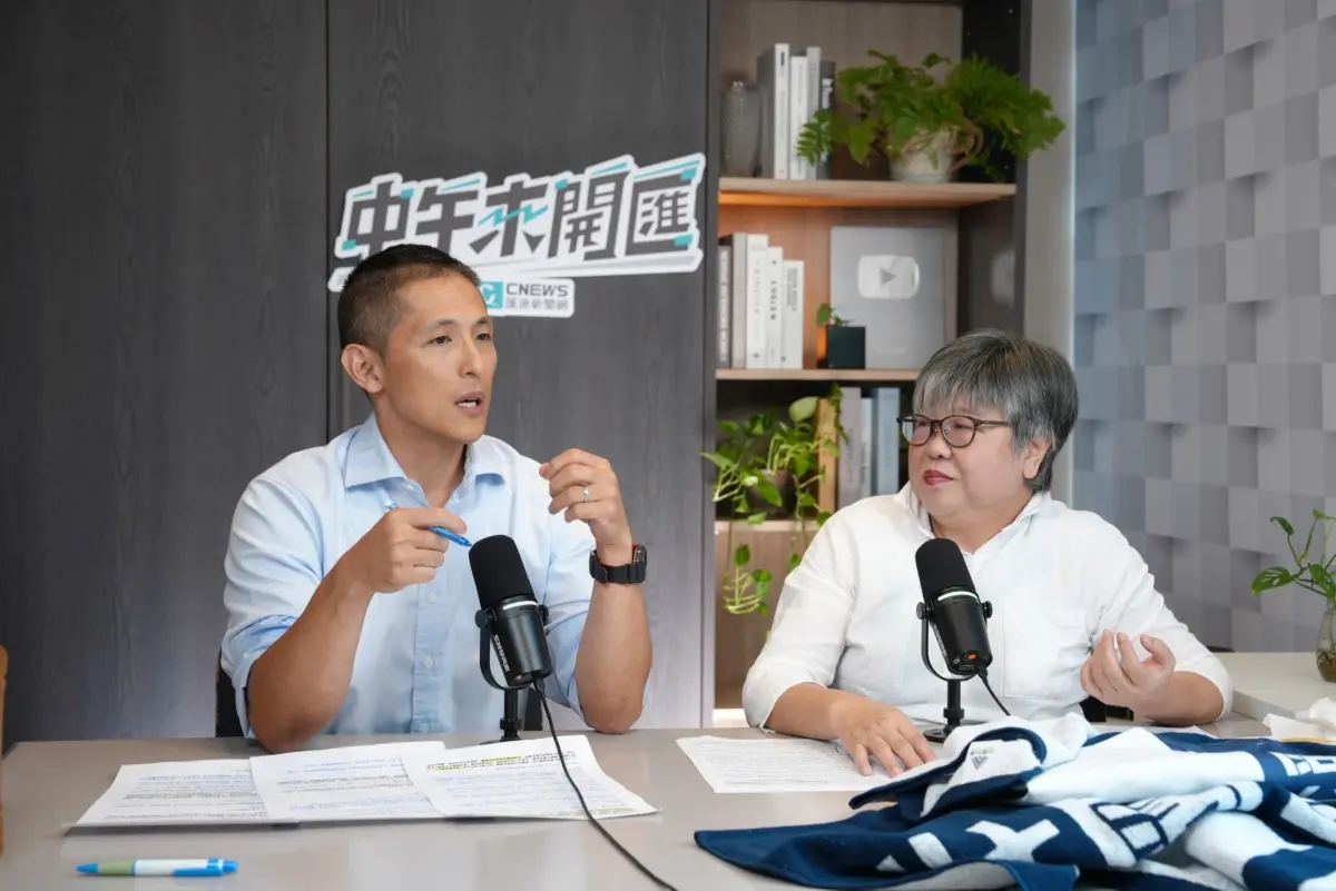 ▲黃光芹今（8）日採訪壯闊台灣理事長吳怡農時，因不滿前期訪綱協調過程大發雷霆。（圖／CNEWS匯流新聞網《中午來開匯》）