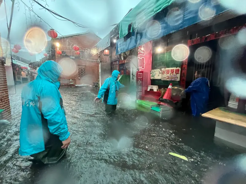 ▲鹿港鎮長許志宏緊急宣布，公園一路與菜園路口之「停一立體停車場」開放民眾免費停車。（圖／翻攝自許志宏臉書）
