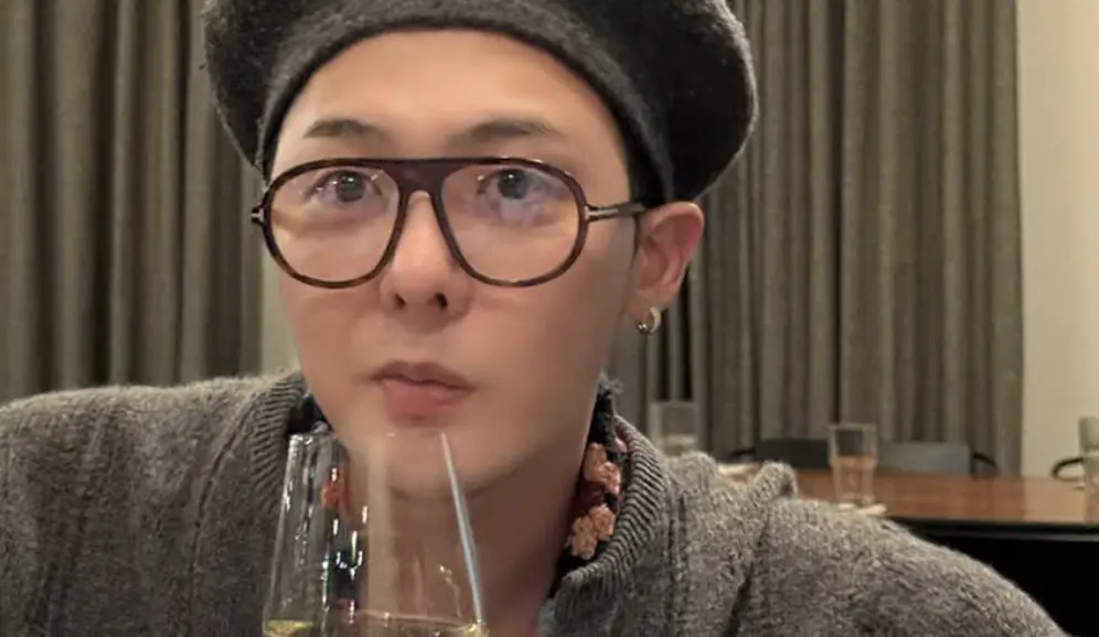 ▲不是珍珠奶茶！GD（G-DRAGON）來台最愛喝光泉巧克力牛奶，一起床就在飯店猛灌一大杯，而這一瓶光泉調味奶只要30元。（圖／8lo8lo8lowme IG）