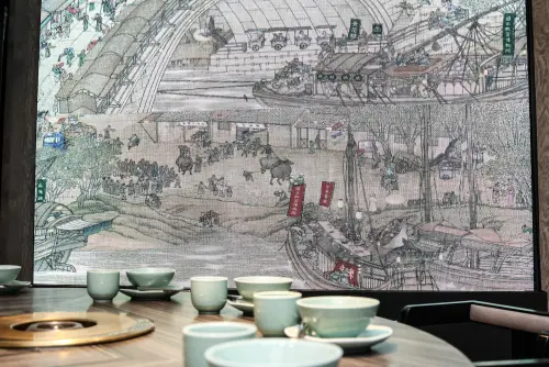 故宮與台達電子新一代產學合作團隊更協力製作《會動的清明上河圖》,將在青花驕高雄台鋁店同步展出 ▲故宮與台達電子新一代產學合作團隊更協力製作《會動的清明上河圖》,將在青花驕高雄台鋁店同步展出。(圖/記者朱永強提供)