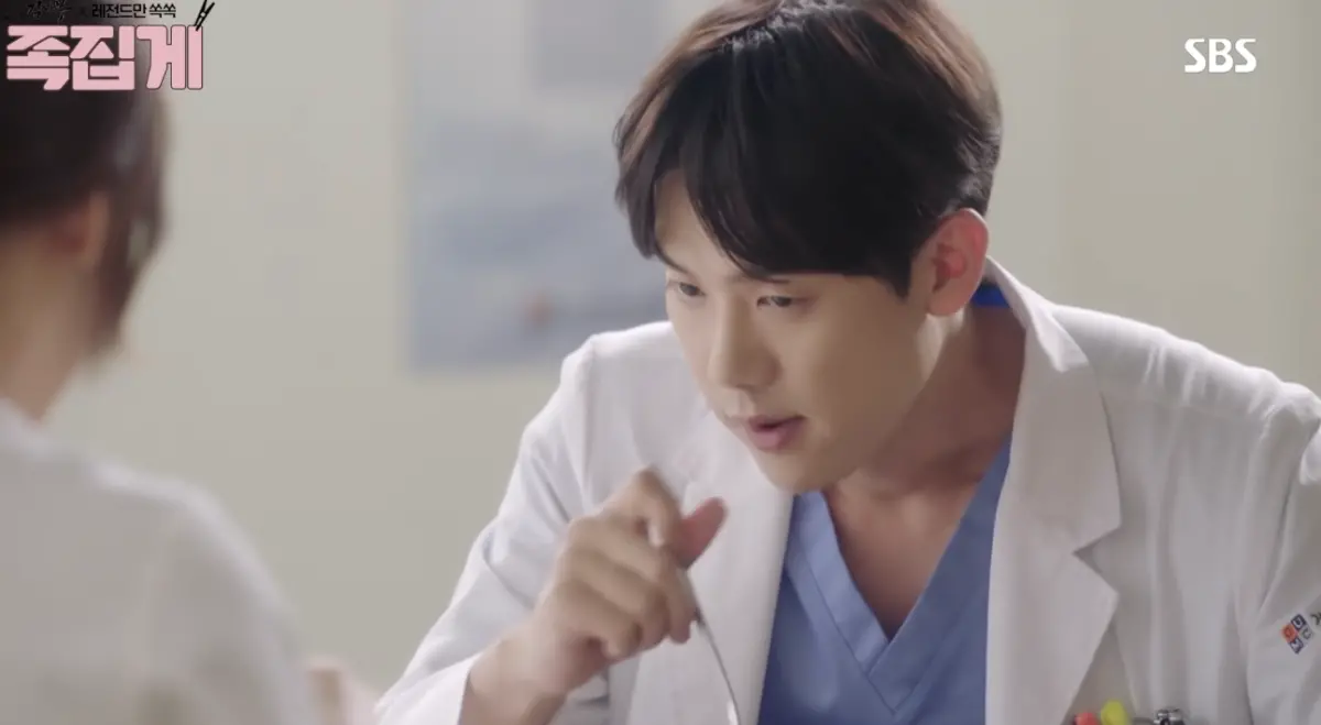 ▲在韓劇《浪漫醫生金師傅》第一季獲得高人氣的柳演錫（如圖）及徐玄振，兩人將合作新劇《騙子》，讓許多粉絲超開心。（圖／翻攝自SBS Drama YouTube）