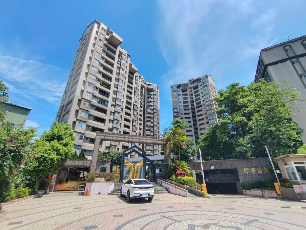 ▲汐止康詩丹郡社區曾是新北市很出名的豪宅，其中一戶曾發生4死火警的凶宅開價2880萬元求售引發討論。（圖／我是凶宅！臉書）