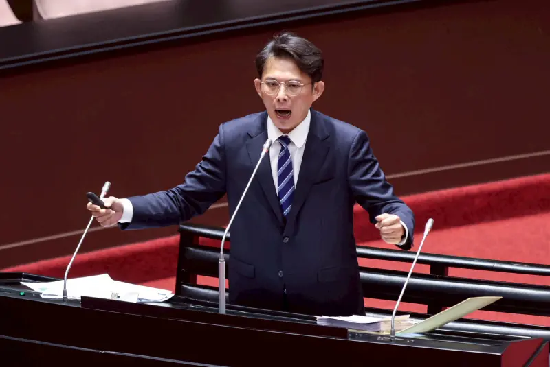 ▲黃國昌批民進黨，不要侮辱台灣人的智慧。（圖／朱永強攝，2025.07.09）