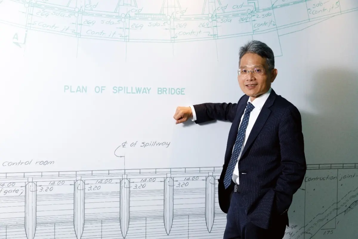 ▲曾被形容升官三級跳的經濟部次長賴建信，921地震時擔任河川局工程司，擔起新草嶺潭治水的艱鉅任務。（圖／翻攝經濟部網站，2025.07.09）