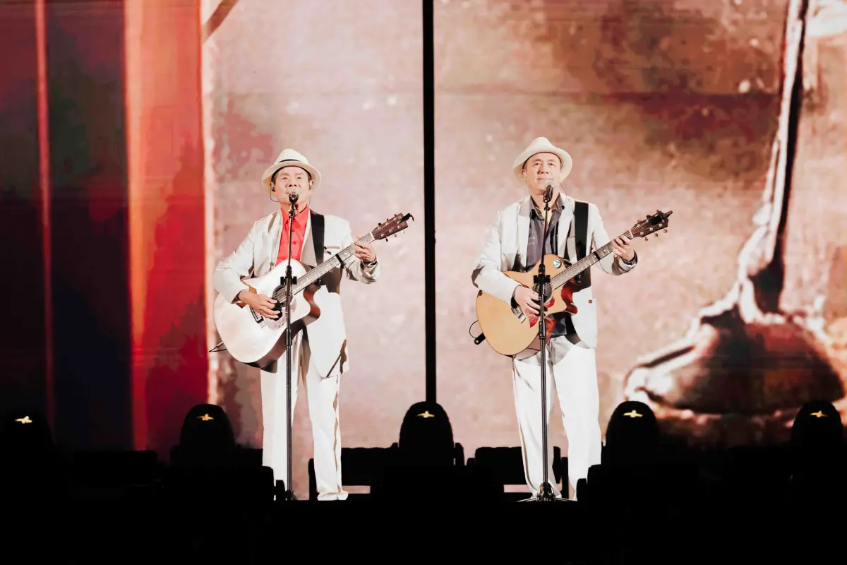 ▲《臺北大巨蛋 民歌大團圓》演唱會將於11月22日登場，超過百位歌手將獻唱百首金曲，創下大巨蛋最長7小時演出紀錄，號召4萬人共譜民歌新篇章，有趣的是這天剛好撞場TWICE首次來台開唱。（圖／中華音樂人交流協會提供）