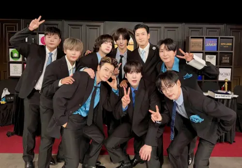 SJ 20周年純慾總裁風回歸！東海口誤獻飛吻　粉絲暈：影片看不完
