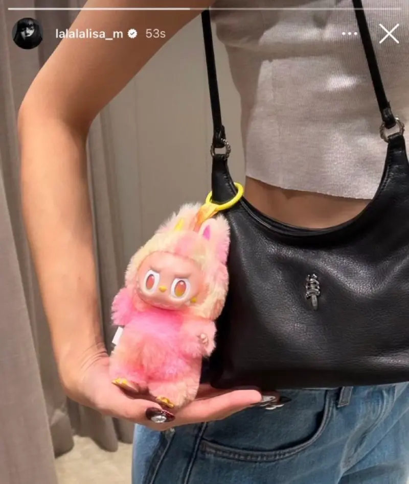 ▲Lisa是Labubu的忠實粉絲，多次在社群平台上曬「娃」。（圖／翻攝自Lisa IG）