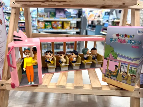 ▲全家蠟筆小新「水果軟糖罐」售價139元。（圖／記者鍾怡婷攝）