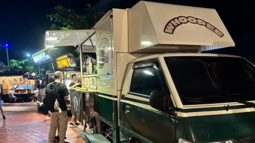 ▲此屆市集餐車中最亮眼的屬無比漢堡,以「現煎、職人手作、極致比例」為美味信仰,主打酥脆外皮與多汁牛肉的黃金搭配。(圖/翻攝畫面) ▲此屆市集餐車中最亮眼的屬無比漢堡,以「現煎、職人手作、極致比例」為美味信仰,主打酥脆外皮與多汁牛肉的黃金搭配。(圖/翻攝畫面)