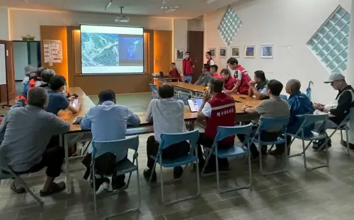 ▲雲林縣政府成立緊急應變小組，隨時監控堰塞湖水位和土體變化。（圖／雲林縣政府提供，2025.07.09）