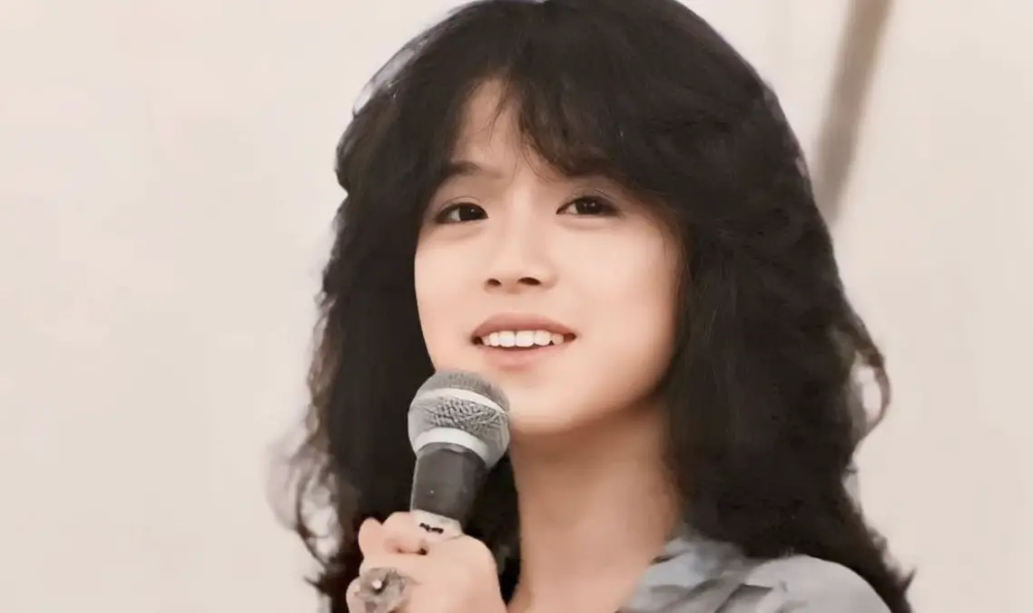 ▲日本女星中森明菜今（13）日迎來60歲啦！她曾深愛男星近藤真彥甘願豪送跑車、購房，卻因錯付真心選擇輕生，所幸搶救6小時後被救回。（圖／@akinan_0fficialfan IG）