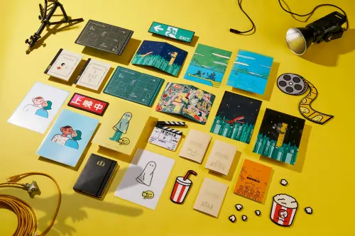 「2025理想的文具」大展特邀日本超人氣插畫家「unpis」擔綱視覺總導演,聯名推出逾百款限定系列商品。(圖/誠品提供) ▲「2025理想的文具」大展特邀日本超人氣插畫家「unpis」擔綱視覺總導演,聯名推出逾百款限定系列商品。(圖/誠品提供)