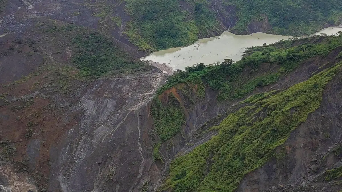 ▲清水溪草嶺段出現堰塞湖，水利署第四河川分署今（9）日下午已向雲林古坑、林內、嘉義梅山、南投竹山等4鄉鎮發布潰決警示。