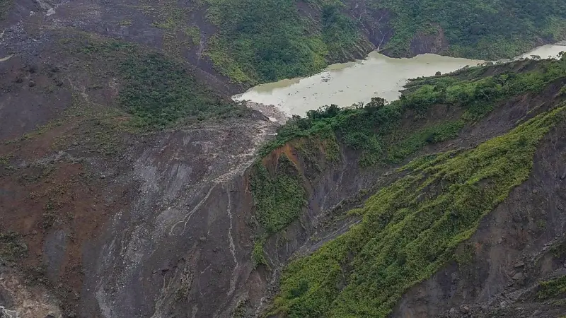 古坑草嶺堰塞湖恐潰決！南投縣府整備水患救援器材