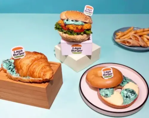 ▲ 「薄荷巧克力乳酪貝果」69元、「薄荷巧克力可頌」55元、「薄荷巧克力炸雞芝加哥堡」105元。（圖／拉亞漢堡提供）