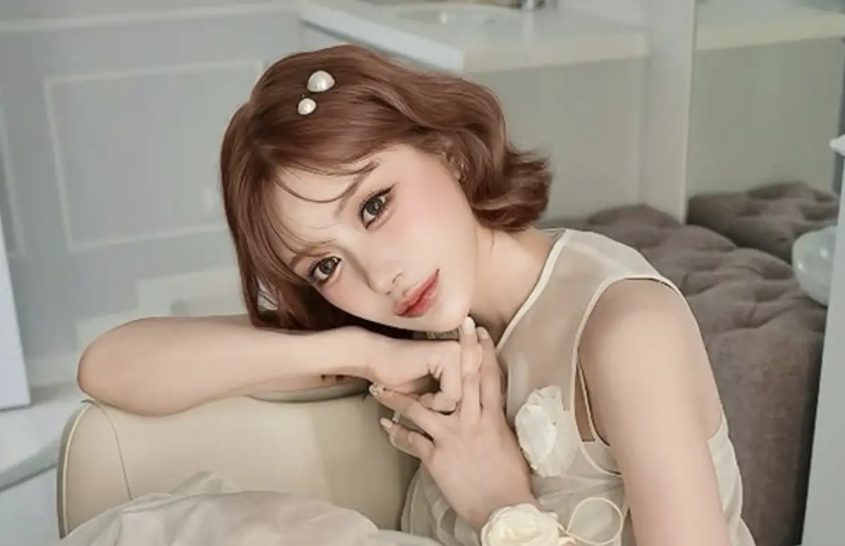 ▲明日花綺羅還沒甩開與周鶴年的性交易風波，又被2男1女跟蹤，她曬出照片喊，「可以不要再這樣嗎，真的很噁心」。（圖／翻攝自明日花綺羅IG）