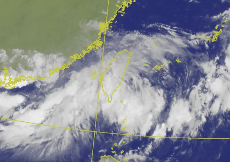 ▲氣象專家賈新興表示，近期西南風環境仍將持續，預估至下週台灣都處於午後易有短暫雷陣雨的天氣型態，且颱風生成條件逐漸醞釀。（圖／中央氣象署）