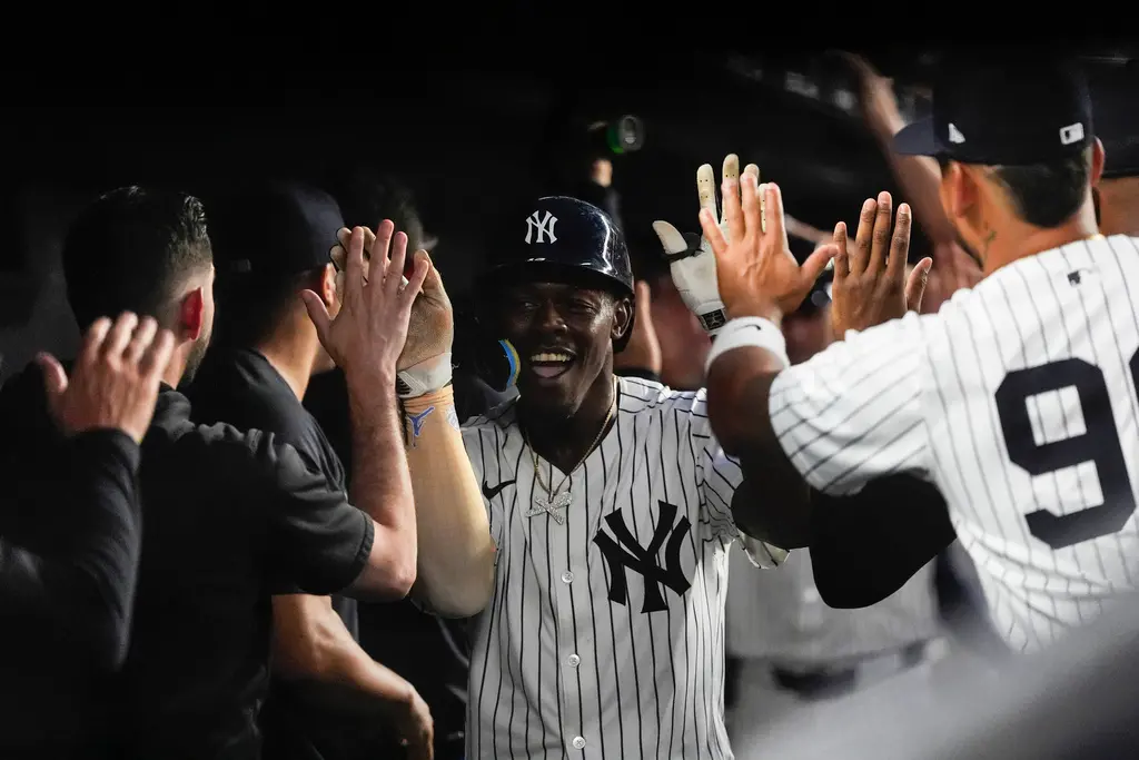 ▲MLB紐約洋基今（10）日主場迎戰西雅圖水手，洋基靠著Jazz Chisholm Jr.單場雙響砲，加上「法官」賈吉（Aaron Judge）貢獻2打點，終場以9：6擊敗水手，拿下3連勝。（圖／美聯社／達志影像）