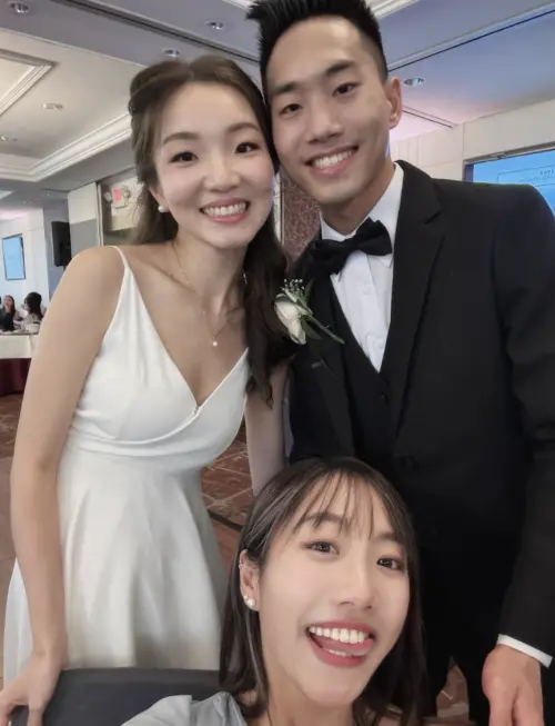 ▲蔡佩軒當弟弟的伴娘。（圖／可瑞思國際娛樂）