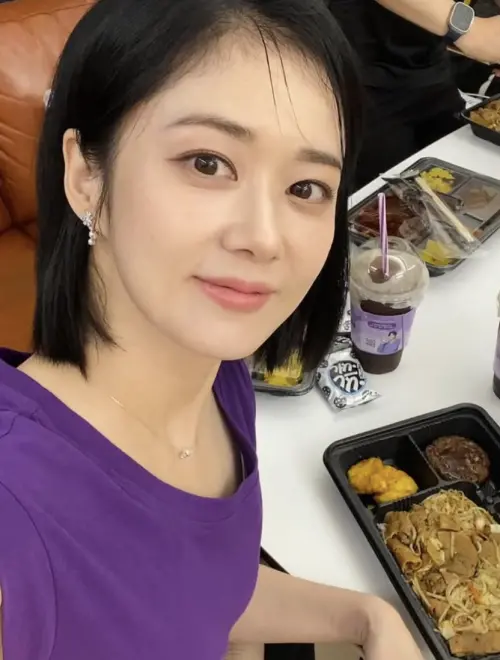 ▲張娜拉2022年嫁給圈外人，婚姻生活幸福美滿。（圖／翻攝自IG）