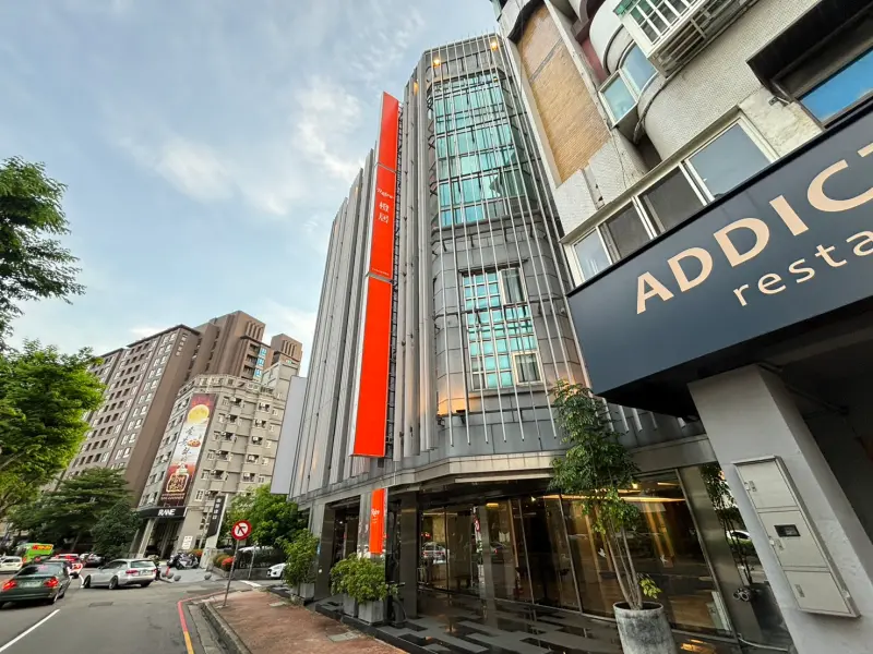 ▲暑假到了！不少旅宿業者已經提早布局，早在今年4月，「百橙橙居台中」就在中港商圈承租整棟建物經營旅店。（圖／台灣房屋提供）