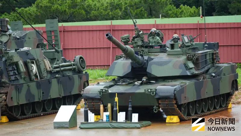 M1070A1重型板車。(圖/記者呂炯昌攝)