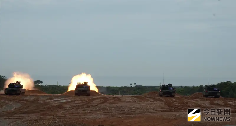 ▲M1A2T戰車120公厘戰車砲齊射。(圖/記者呂炯昌攝,2025.07.10)