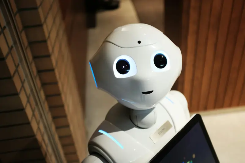 AI教父說的沒錯！機構估：未來企業高管決策一半由「AI代理」完成