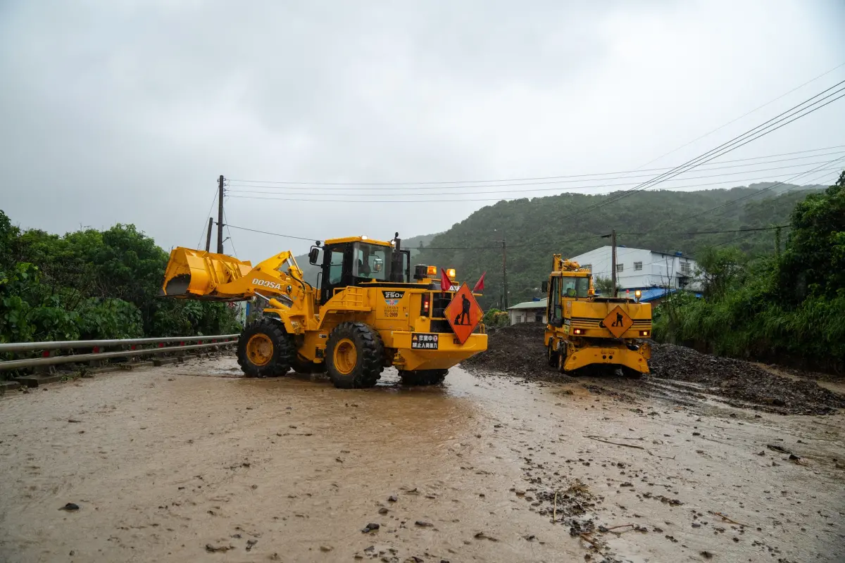 ▲南迴公路中斷，饒慶鈴提醒注意安全。（圖／翻攝饒慶鈴臉書）