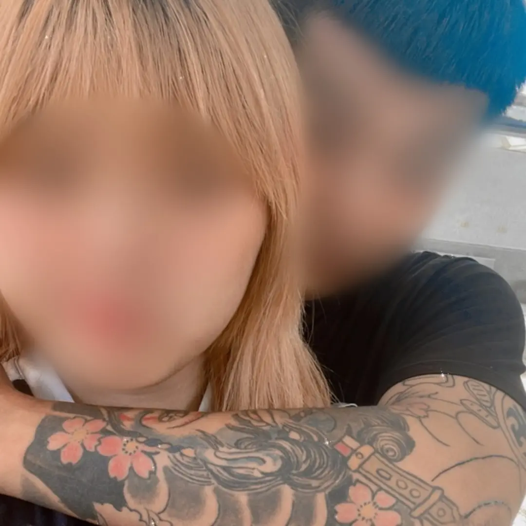 ▲萬華檳榔攤命案主嫌李姓男子與女友合照。（圖／翻攝臉書）