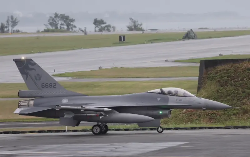 ▲漢光41號演習第二日,空軍F-16戰機轉場東部戰力保存。(圖/軍聞社提供)