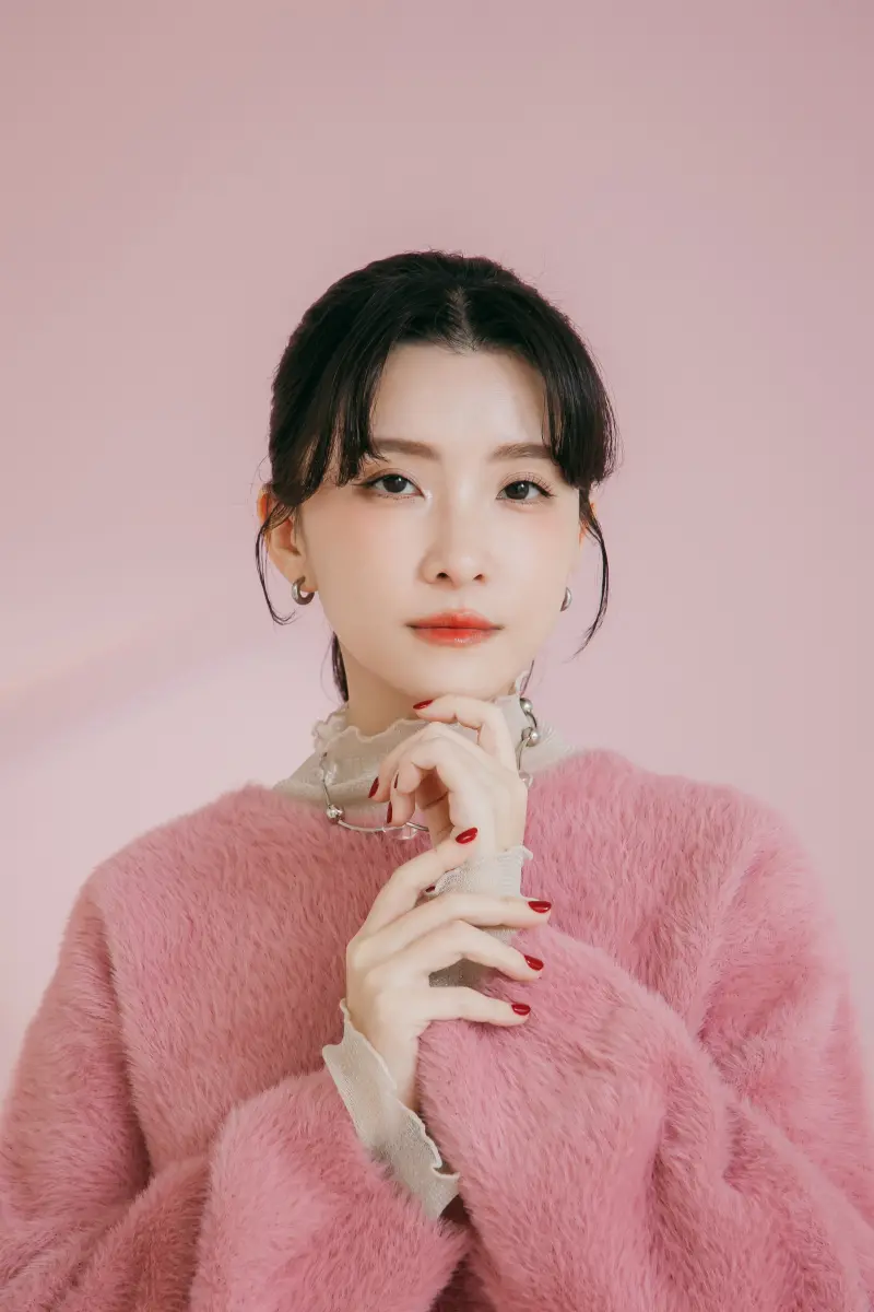 ▲hidol推出超人氣台漫《三個不結婚的女人》限定小卡,作者日下棗老師也將出席舞台,全方位推坑ACGN粉絲!(圖/遊戲橘子提供)