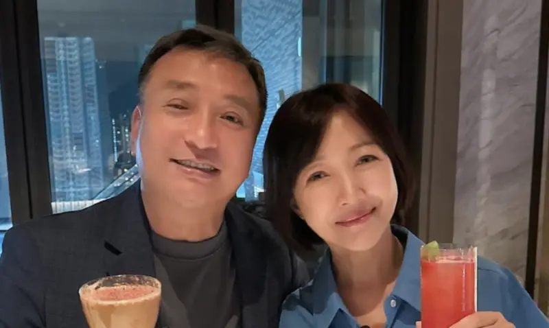 余皓然曬結婚紀念照！獲封「50歲最強人妻」　她揭維持凍齡1關鍵