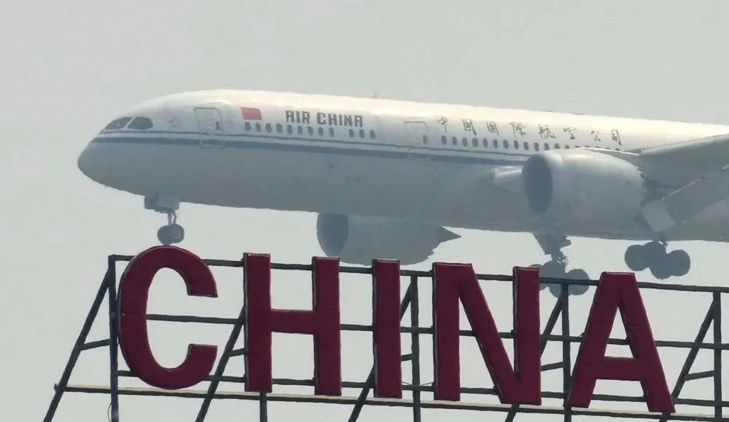 國航、順豐傳「僅差123公尺」險撞機！網疑機長不懂英文嚇壞
