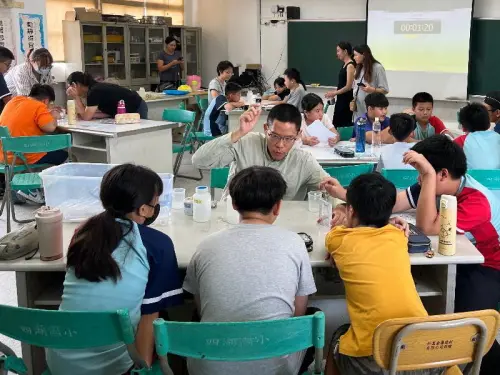 ▲海洋保育署舉辦海域水質檢測體驗營活動,歡迎全國國小師生組隊參加。(圖/海洋保育署提供) ▲海洋保育署舉辦海域水質檢測體驗營活動,歡迎全國國小師生組隊參加。(圖/海洋保育署提供)