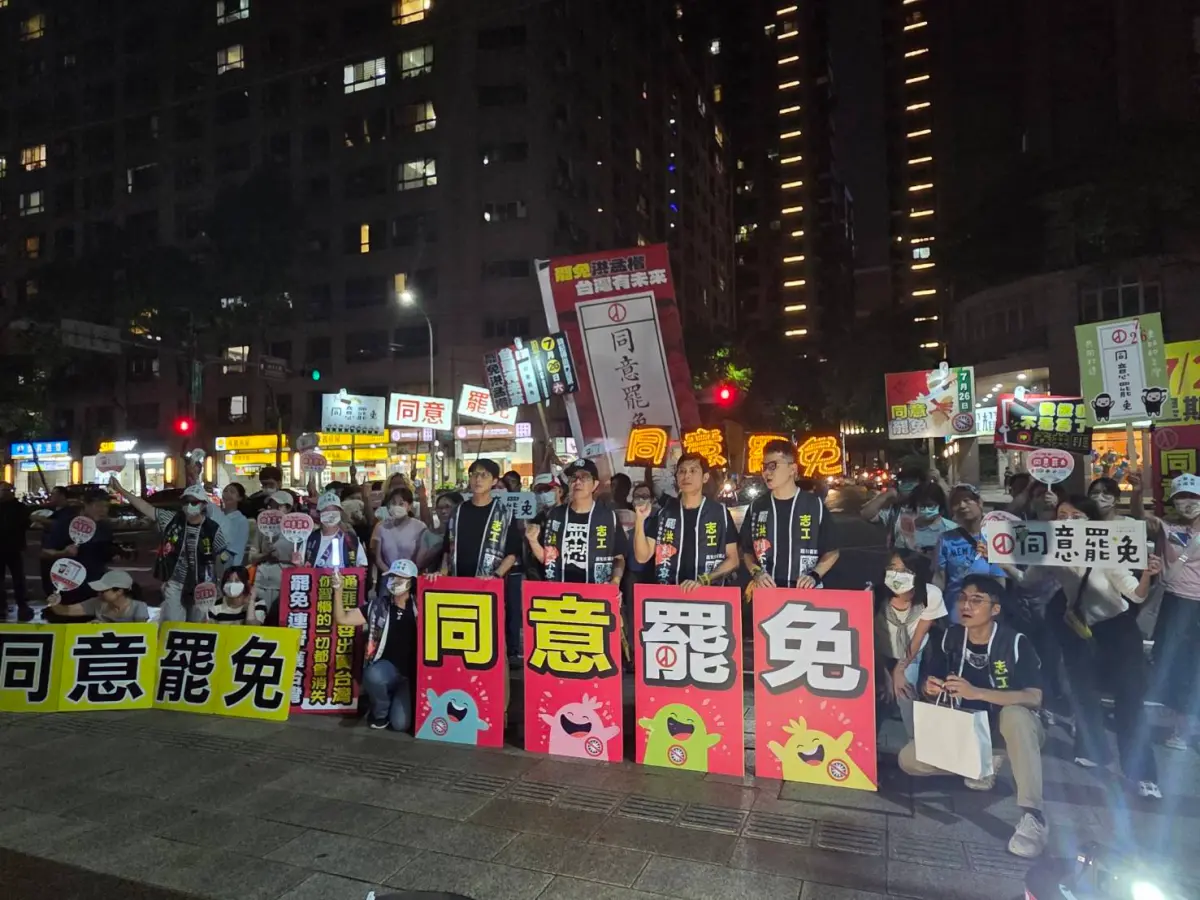 ▲「罷韓四君子」陳冠榮、尹立、李佾潔、張博洋今（10）晚偕罷免國民黨立委洪孟楷團隊宣講。（圖／罷團提供）