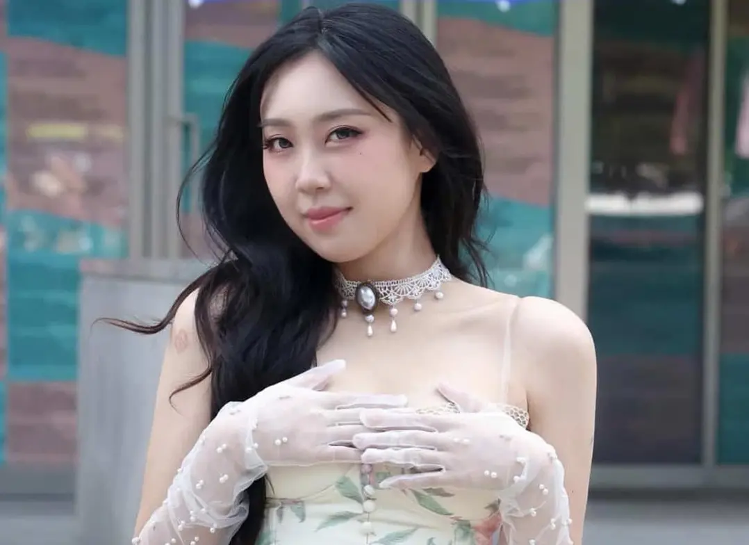 ▲李泳知日前直播開箱自己買的Labubu，但竟被眼尖網友發現買到盜版，她仔細檢查確認是盜版後，再開直播爆氣怒丟，而這件事也登上台灣新聞，粉絲PO上IG後，被李泳知看到轉發，還驚訝問：這是真的嗎。（圖／李泳知IG）