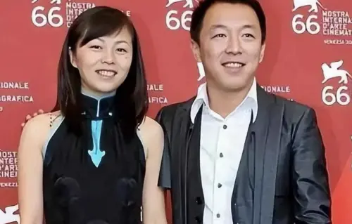 ▲黃渤（右）和老婆小歐（左）從高中就認識。（圖／翻攝自微博）