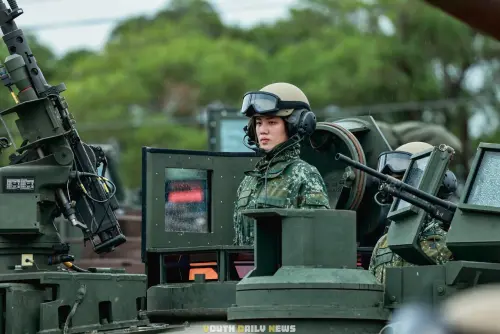 ▲M1A2T戰車女車長成亮點。（圖／翻攝自青年日報臉書）
