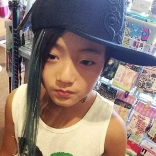 ▲GD掀起的海帶風潮就連師弟團TREASURE的成員HAURTO（如圖）也有參與到。（圖／翻攝自TREASURE YouTube）