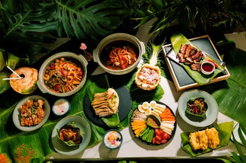 ▲嘉義福容voco在自助餐廳「田園西餐廳」推出東南亞料理節，即日起至8月31日匯聚南洋經典美食。（圖／嘉義福容voco酒店提供