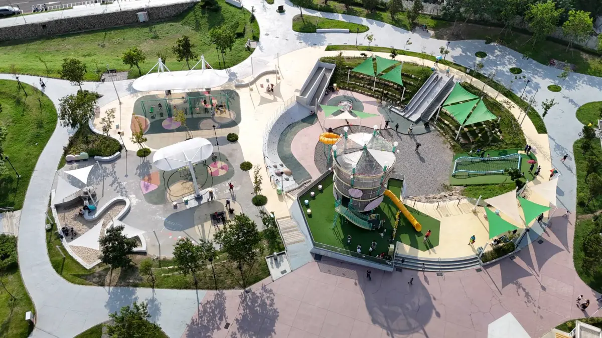 ▲太平區馬卡龍公園有全台最高溜滑梯，遊客必訪的公園遊戲場(圖／建設局提供2025.7.11)