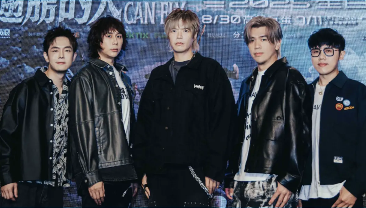 ▲八三夭（如圖）8月30日將登上高雄巨蛋，展開《八三夭2025生日趴［沒有翅膀的人］世界巡迴演唱會》，先前霸天在颱風天騎單車飆至高雄，怎料台中遇上大雨，行程被迫中止，改揪好友玖壹壹洋蔥一起「騎飛輪。」（圖／不搖就滾提供）